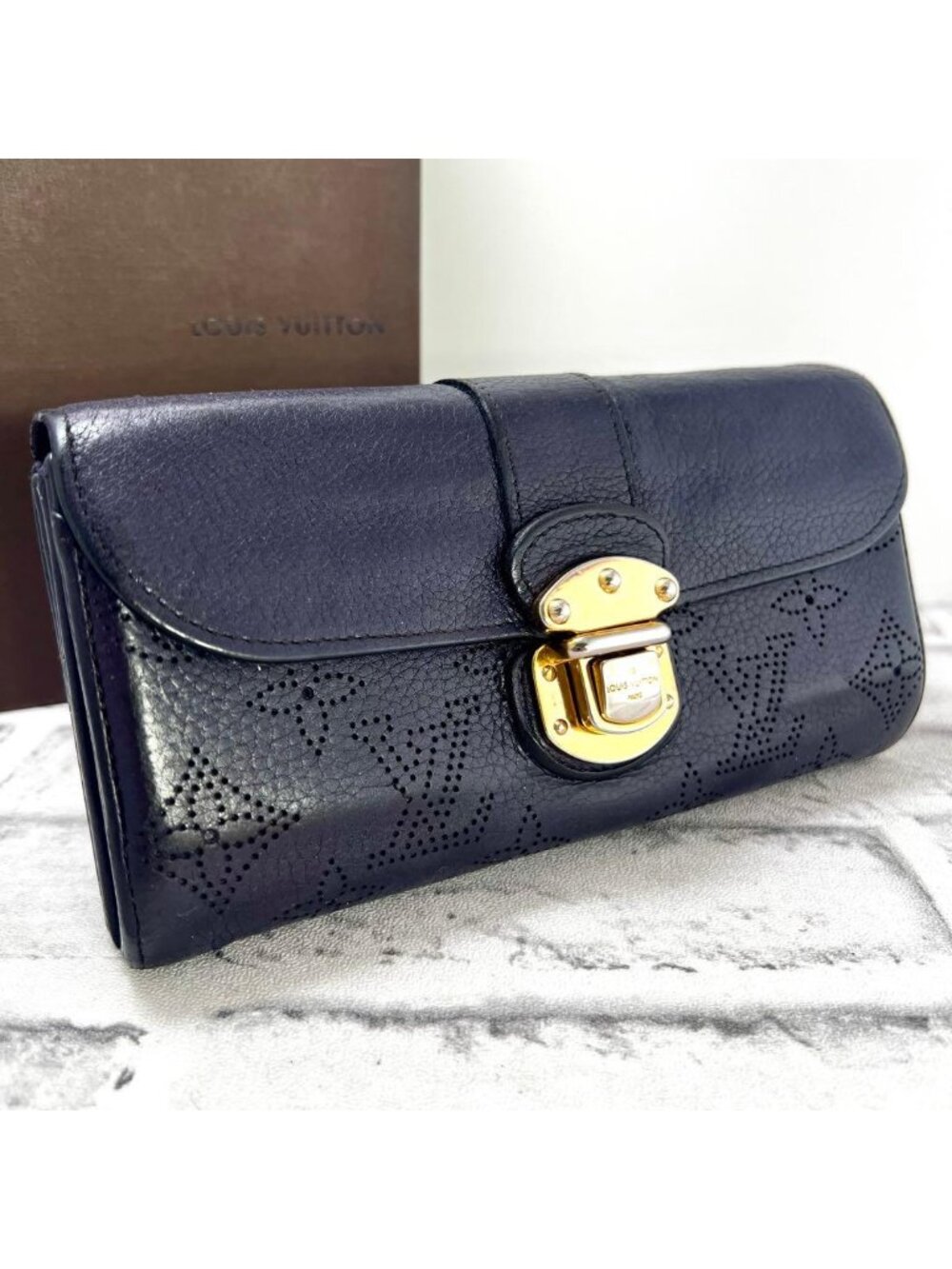 Louis Vuitton Mahina Portefeuille Iris Dark Purple Wallet